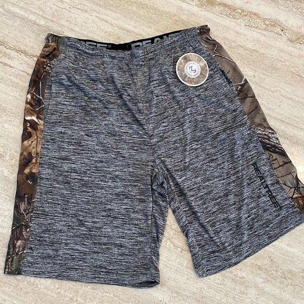 NWT Realtree shorts size M